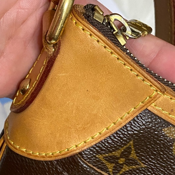 💗💗💗SOLD💗💗💗‼️LV ODEON PM MONOGRAM CROSSBODY‼️ - Picture 3 of 16